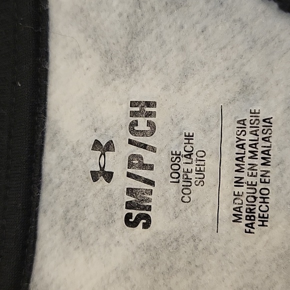 NWOT Under Armour Cropped digital camo sweatshirt sz S - Picture 3 of 3